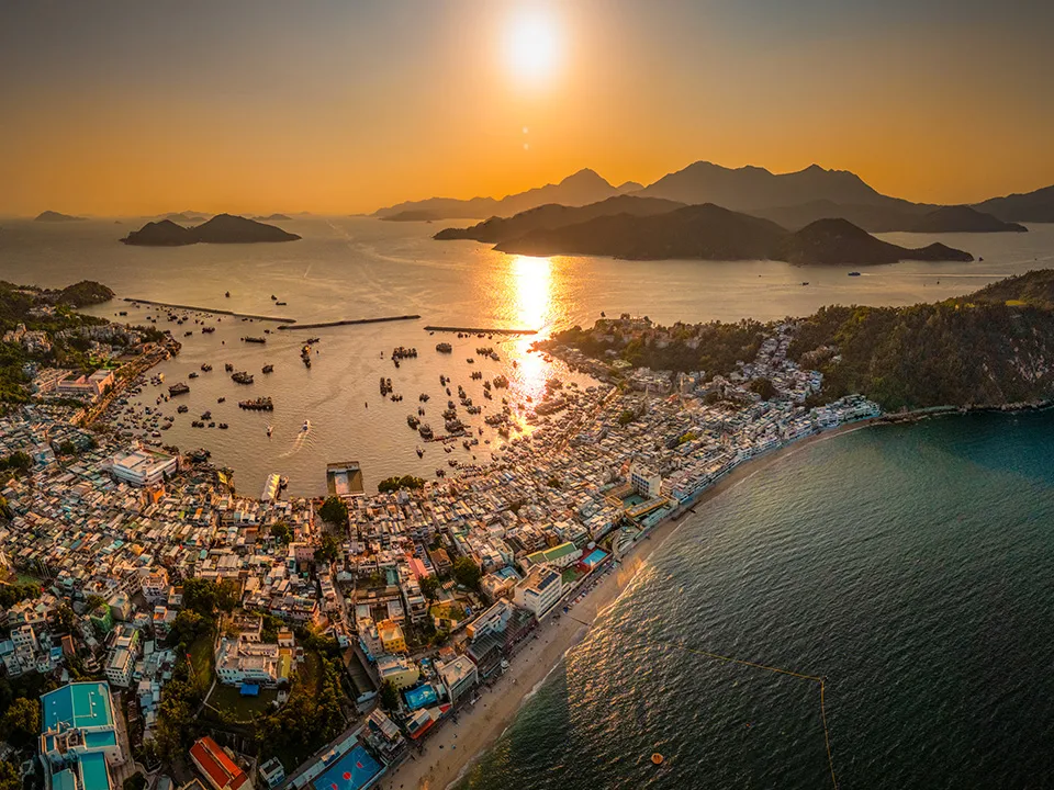 唔出國都極療癒！香港8大睇海秘境名單獲力推 離島歎異國慢活風情