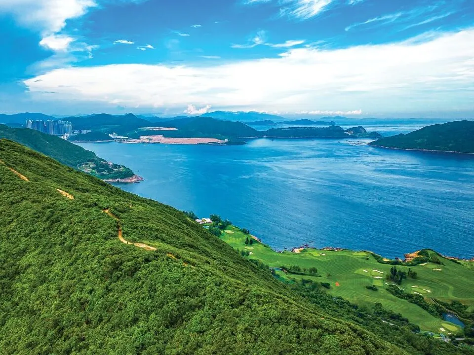唔出國都極療癒！香港8大睇海秘境名單獲力推 離島歎異國慢活風情