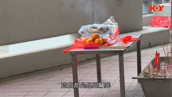 小偷出沒墳場？家屬驚覺祭品被偷當成「免費午餐」？律師警告：或觸犯盜竊罪