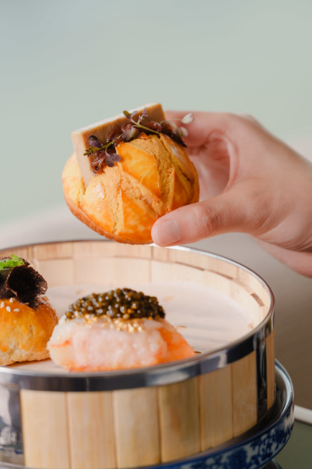 下午茶推介 | 香港麗晶酒店無敵海景歎法港融合下午茶 必食鵝肝菠蘿包／魚子醬蝦多士