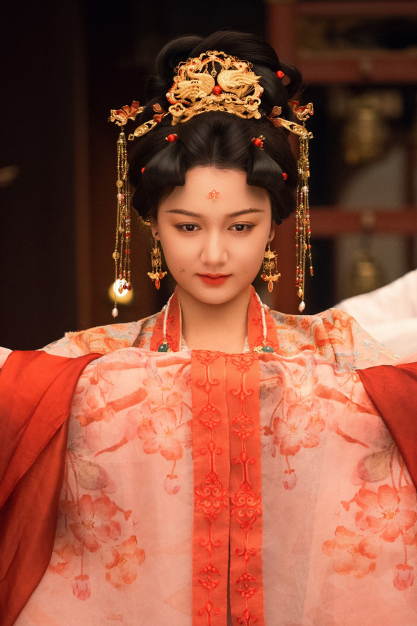 《成何体统》线上看︱1-26集大结局TVB全剧透!每集剧情预告即时更新