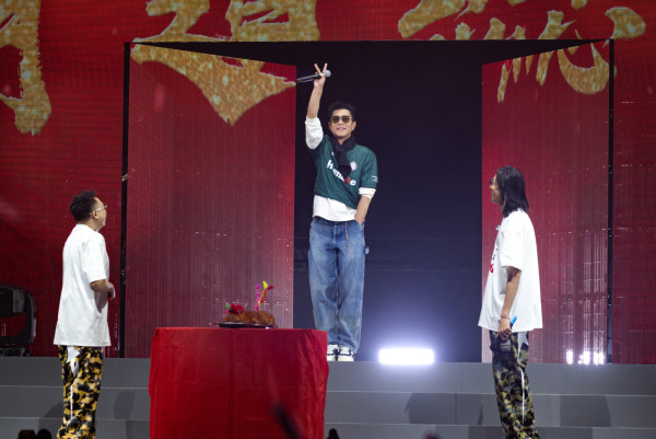 農夫紅館演唱會｜第二場嘉賓古天樂原來係農夫背後老闆！「農作天下」白武士壓軸切燒豬