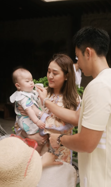 31歲男藝人婚後4年老婆懷孕報喜！母親節揭曉BB性別：一個永遠珍惜的溫馨日子