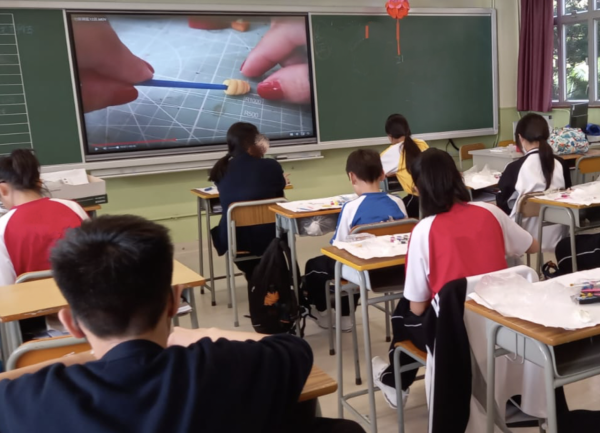 用10隻手指還原消失中的舊香港！用微縮黏土紀錄最真實的本地文化