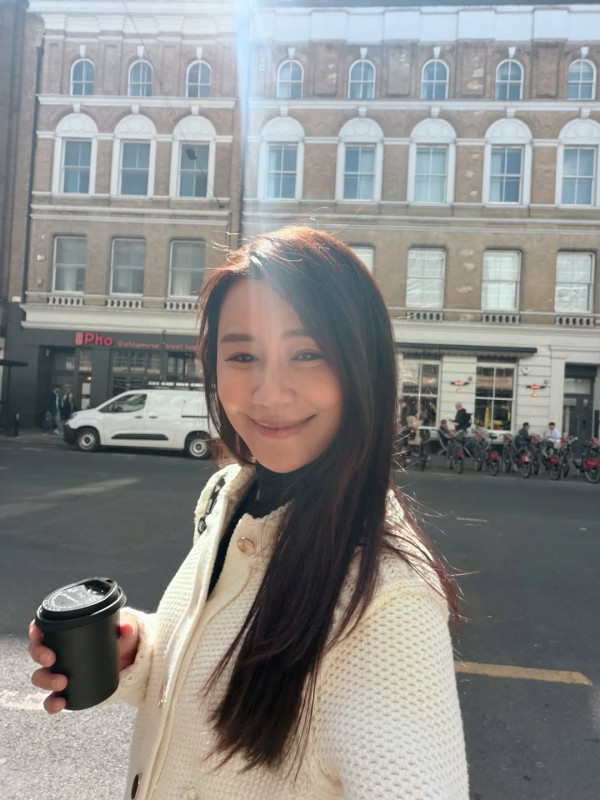 黄翠如现场卸妆公开最真实素颜！镜头前44岁皮肤状态全曝光！网友：毛孔都看得到