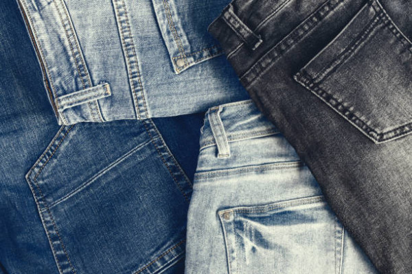 名車隔音棉釋甲醛致血癌！專家警告車內勿放香薰 拆解6大高危食物/2類衣物防伏法