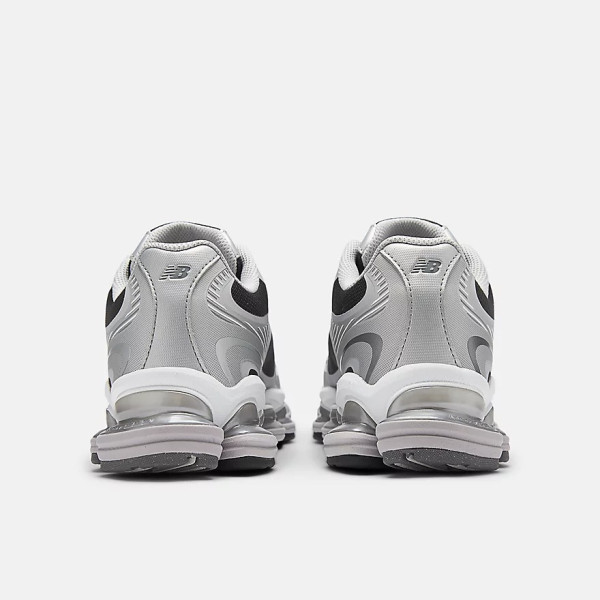 圖片來源:shop.newbalance.jp 日本New Balance必買鞋款攻略!IU同款9060爆紅、0起入手「纖腿神鞋」