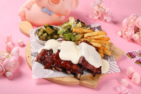 【社群請您食】全新餐廳Oink! Oink! 招牌燒豬肋骨+手工薄餅二人套餐！