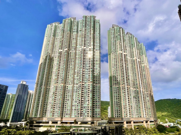 康城屋苑變廢墟！16年豪宅石屎飛脫被嘲似加沙 揭1致命原因愈住愈殘