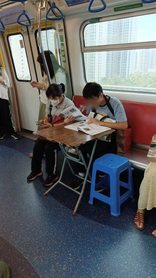 港铁车厢惊现巨型垃圾桶！大叔当行李惹众怒 网友揭1破绽质疑AI假图