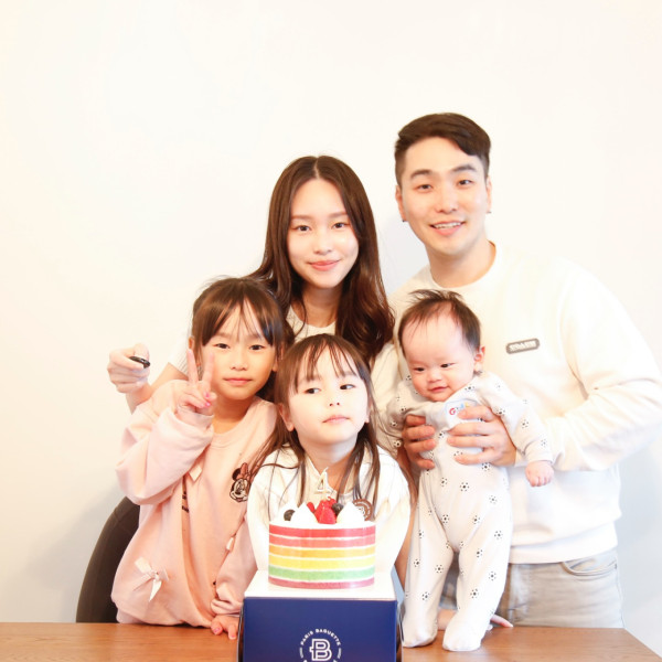 珠寶大亨謝瑞麟27歲孫女驚爆已是三孩之母！嫁韓國男自揭19歲意外懷孕休學生BB