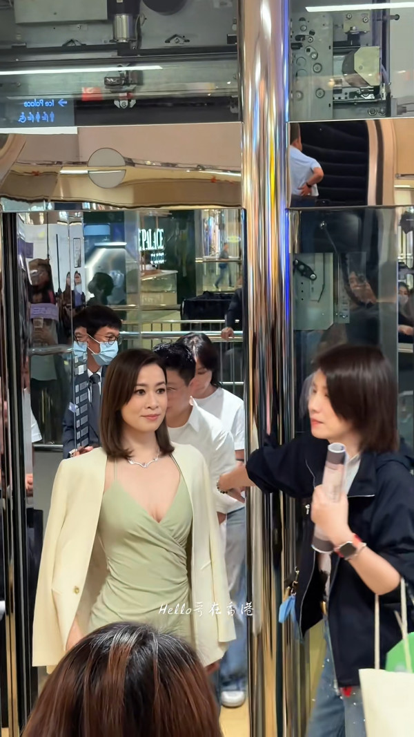 佘詩曼緊身裙生圖真人原來瘦到咁？ 50歲真實身形曝光「腰精」震驚網民