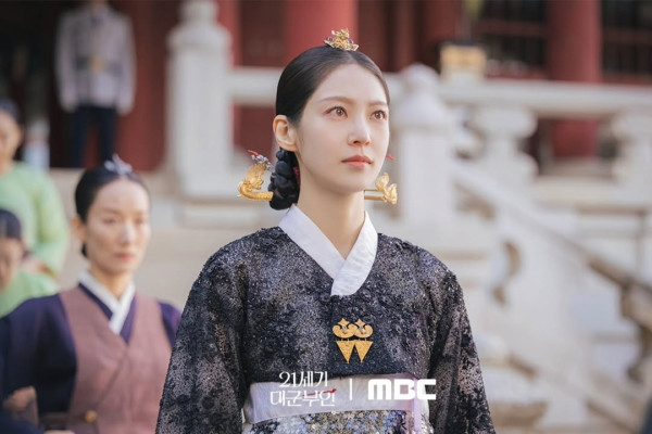 21世紀大君夫人｜大妃娘娘孔升妍真實身份起底！女團TWICE成員親姐+曾當練習生7年