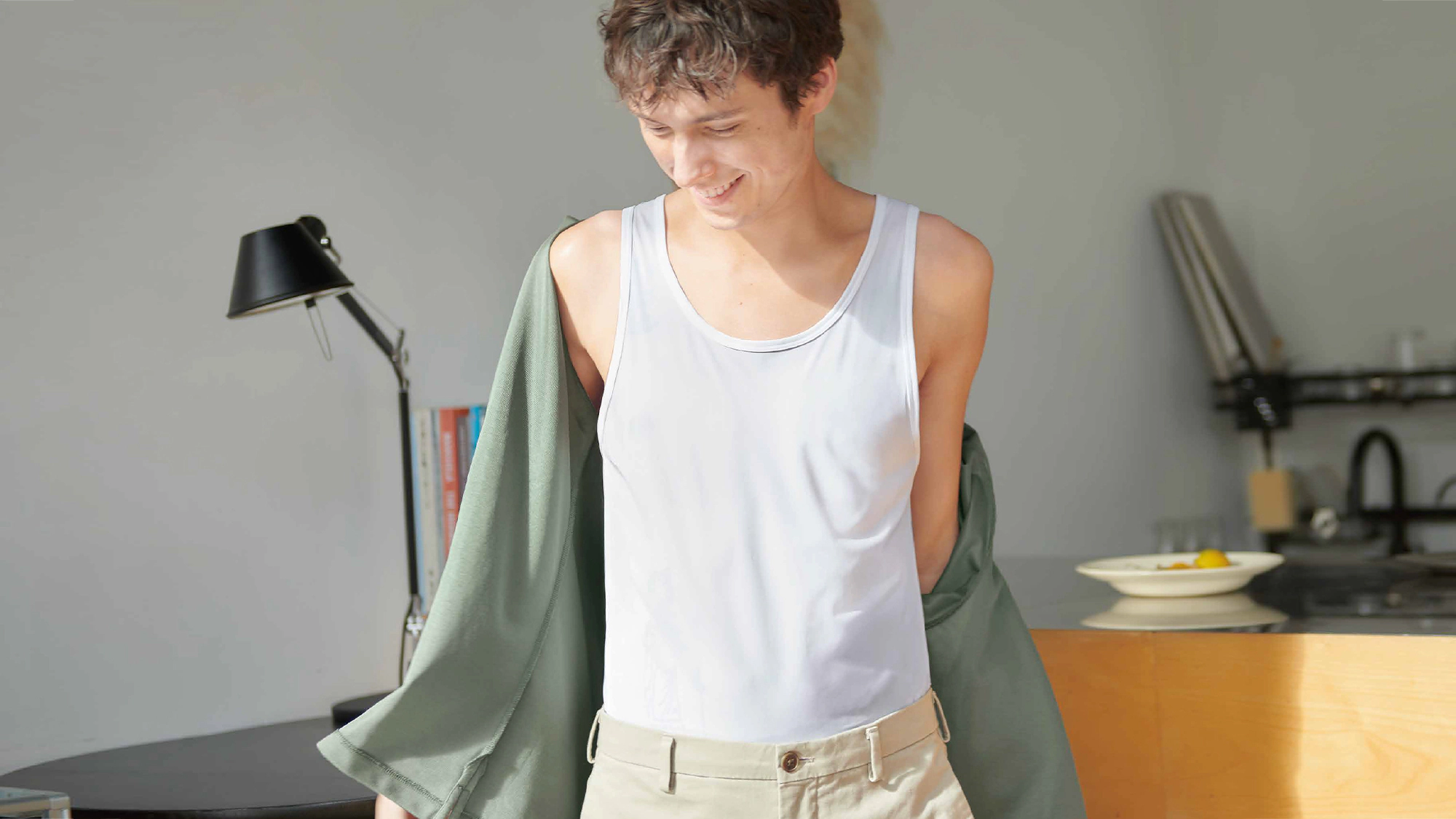 UNIQLO一款T恤被封「行走冷氣衫」爆紅！港人力推激薄抗熱：逼地鐵完全無汗味！UNIQLO限時優惠$79起