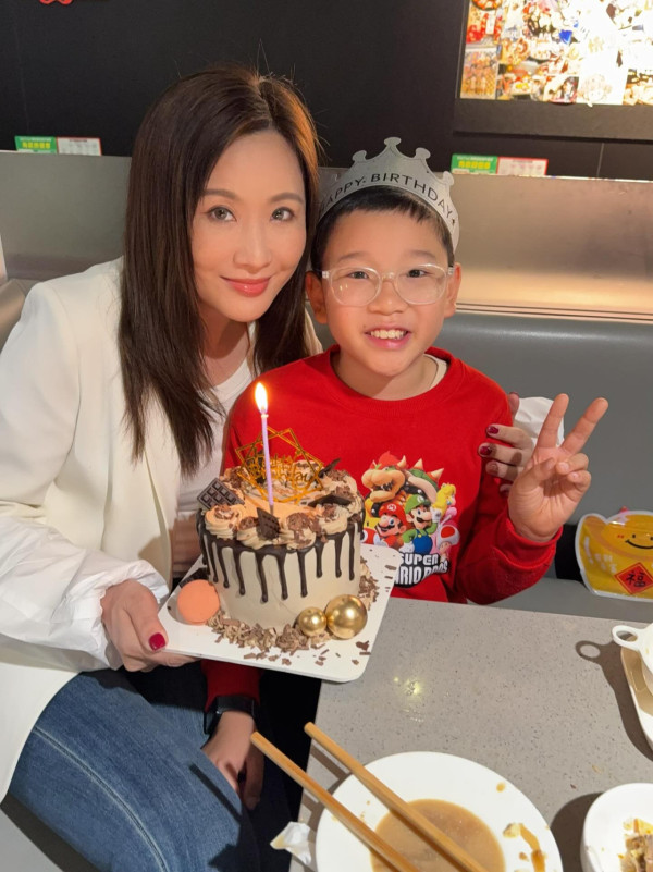 张文慈宣布加盟蔡淇俊带货团队！直播天后仍未离巢TVB！北上再创业手持几层楼
