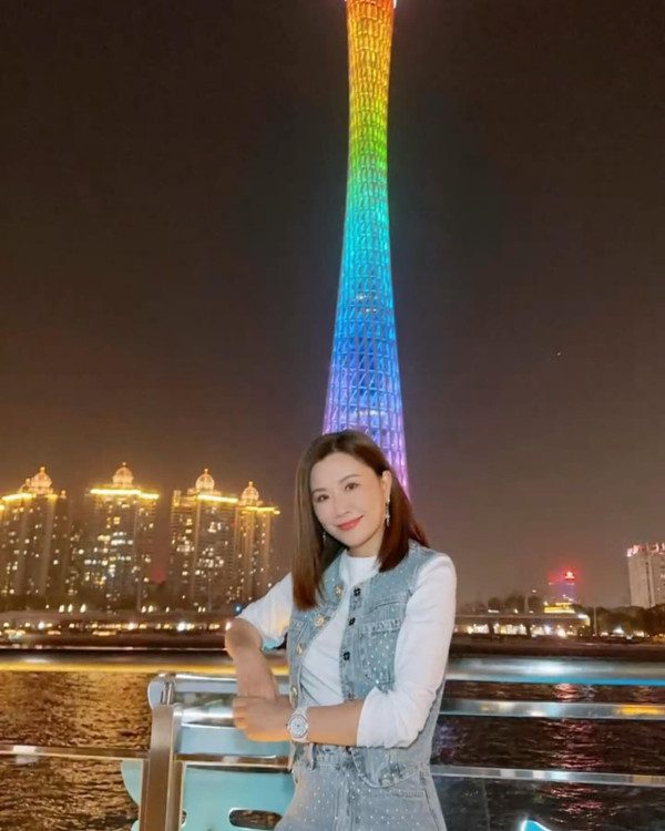 张文慈宣布加盟蔡淇俊带货团队！直播天后仍未离巢TVB！北上再创业手持几层楼