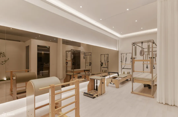 Wellness Travel｜去旅行都要Keep Fit！亞洲10大特色Pilates、瑜伽體驗推介 曼谷/峇里萌寵瑜伽、新加坡瀑布打卡 