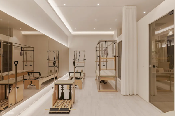 Wellness Travel｜去旅行都要Keep Fit！亞洲10大特色Pilates、瑜伽體驗推介 曼谷/峇里萌寵瑜伽、新加坡瀑布打卡 