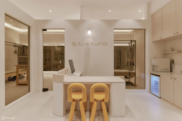 Wellness Travel｜去旅行都要Keep Fit！亞洲10大特色Pilates、瑜伽體驗推介 曼谷/峇里萌寵瑜伽、新加坡瀑布打卡 