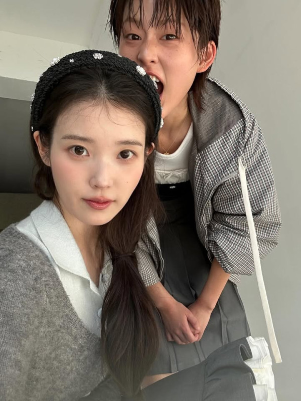 21世紀大君夫人|都秘書李妍起底5件事:IU現實中好閨密!憑《少年法庭》獲封怪物新人