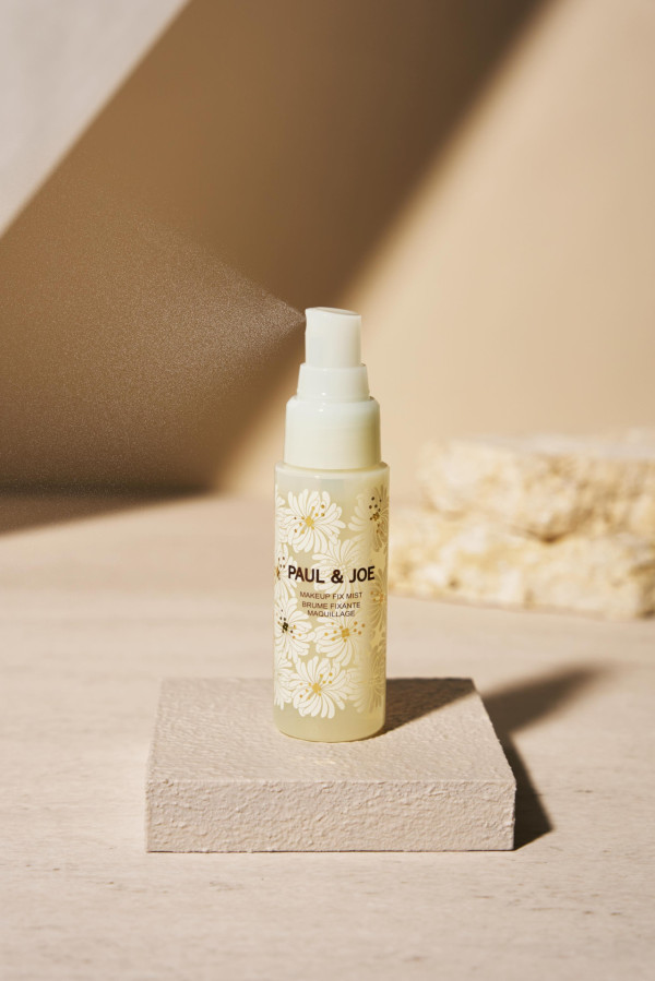 定妝噴霧推薦｜PAUL & JOE BEAUTÉ 糖瓷絲潤定妝噴霧