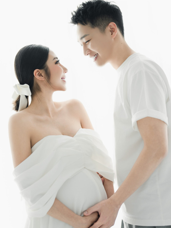 TVB「億萬女婿」容天佑報喜！太太順產誕7磅幾巨嬰B女：阿女等埋我收工先作動