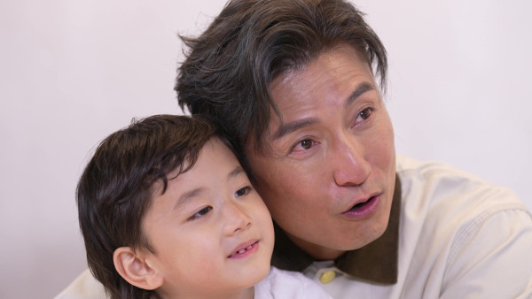 AI時代未來實習生｜陳山聰哽咽睇6歲囝囝AI成長片段勁感觸 22歲Jaco撞樣金秀賢勁靚仔