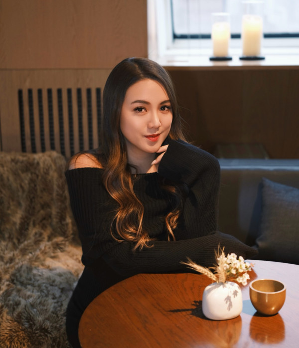 20年「友誼小姐」鄺美璇宣佈懷孕！離巢轉戰金融覓真愛 甜曬海灘唯美孕照