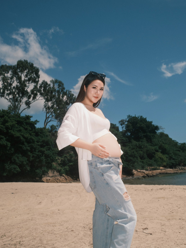 20年「友誼小姐」鄺美璇宣佈懷孕！離巢轉戰金融覓真愛 甜曬海灘唯美孕照