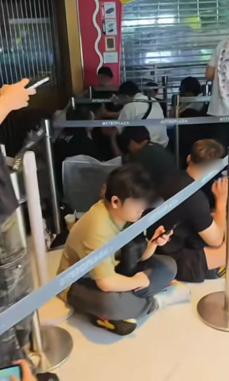 全港多區驚現百人排隊黨！打蛇餅似搶物資 揭瘋搶1款神級玩具早過返工