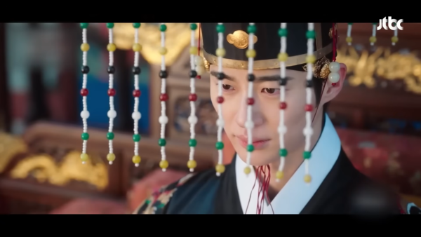 21世紀大君夫人爭議｜劇情2大細節成導火線！IU邊佑錫接連發長文向觀眾道歉惹粉絲心痛