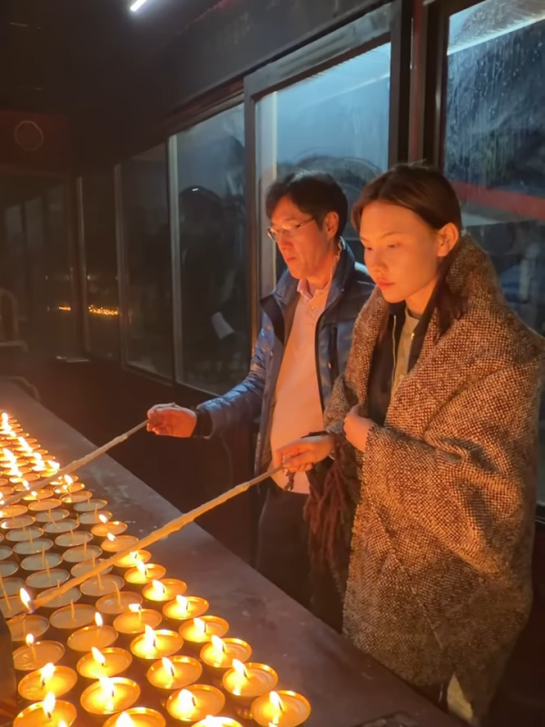伍索马清扬甜蜜游不丹10日之旅！大方出镜高调放闪！晒祈福法事获喇嘛开光加持