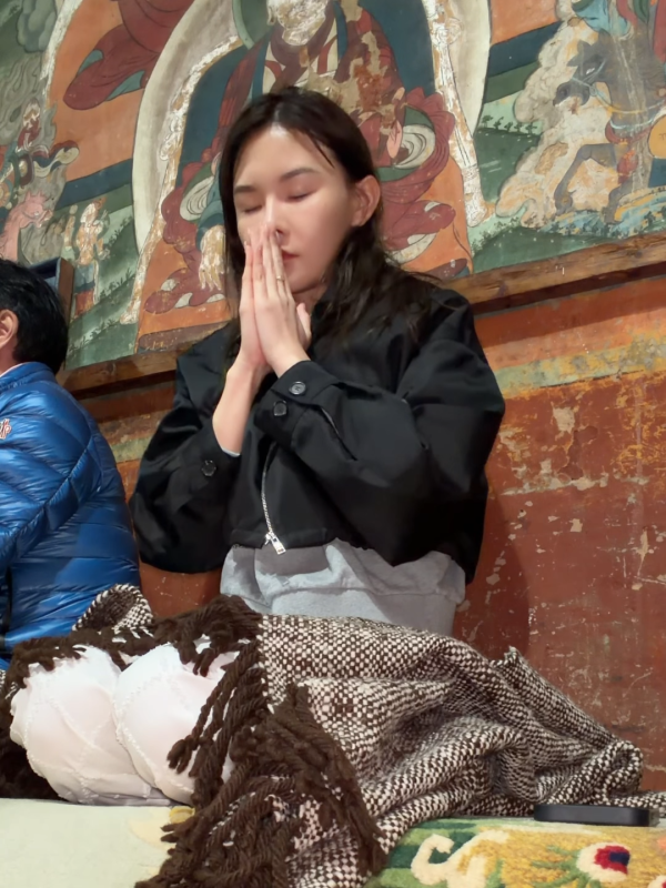 伍索马清扬甜蜜游不丹10日之旅！大方出镜高调放闪！晒祈福法事获喇嘛开光加持
