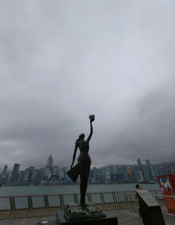 内地女游港半日败走！狠批2大死穴体验零分 网友教1招深度游反击