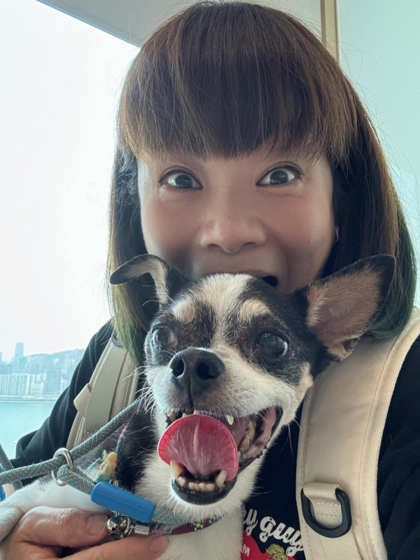小仪老公神秘真面目激罕曝光！暖男接收工被捕获！身形高大皮肤黝黑“略输彭于晏”