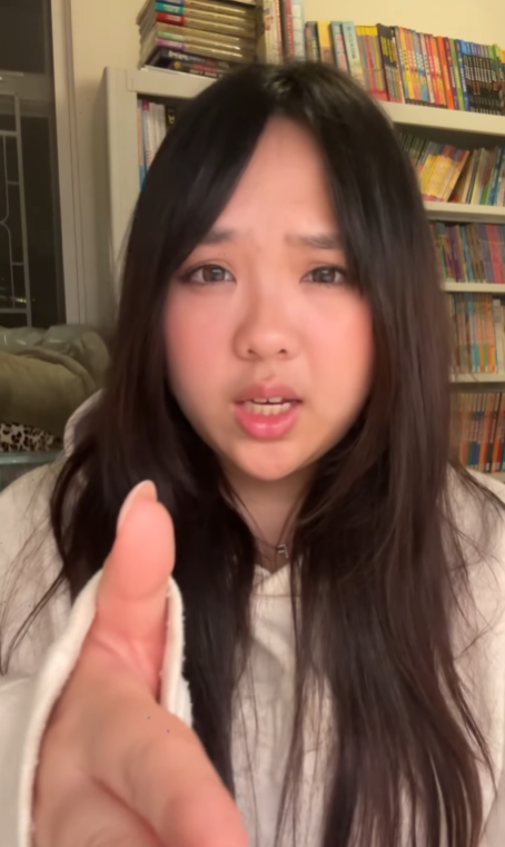 Bob大女儿18岁生日震撼挤胸贺成人礼！超低胸Deep V晒深长事业线引网友哄动