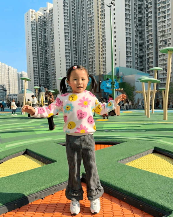 【親子好去處2026】香港11大免費遊樂場推介 佔地3萬呎／旋轉滑梯／38 米長繩網／雲海充氣裝置