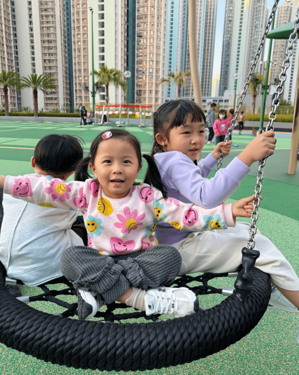 【親子好去處2026】香港11大免費遊樂場推介 佔地3萬呎／旋轉滑梯／38 米長繩網／雲海充氣裝置
