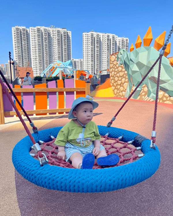 【親子好去處2026】香港11大免費遊樂場推介 佔地3萬呎／旋轉滑梯／38 米長繩網／雲海充氣裝置
