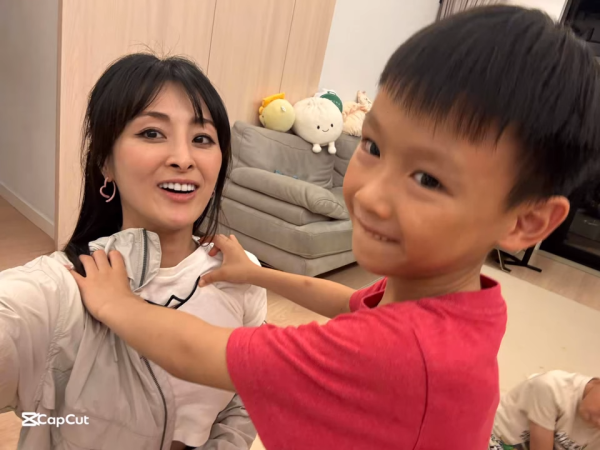  前港姐冠軍胸前性感開窿騷身材！大仔狂拉扯上衣強制封胸險錯手走光