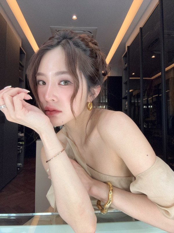 泰国胜狮啤酒后人Hiso Psi起底！集团继承人哥哥Pi去年高调娶国民女神Mild