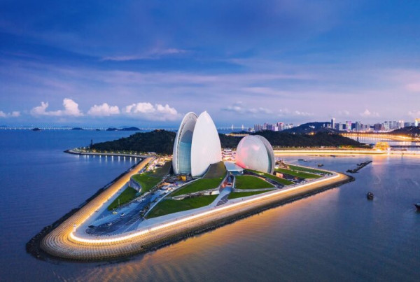 珠海美食｜2026珠海逾10間美食推介！手掌大生蠔火鍋/爆餡雞蛋仔/海邊Cafe/巨無霸豬扒包/榴蓮甜品