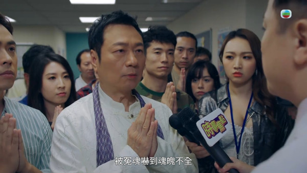 香港探秘地图︱关嘉敏火辣比基尼泳衣零赘肉 获网友洗版赞有当年利智影子