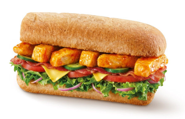 Subway全新黃金鹹蛋黃醬系列限時登場！爽蝦煙肉潛艇堡／酥香馬蹄蝦球／熱帶果香曲奇