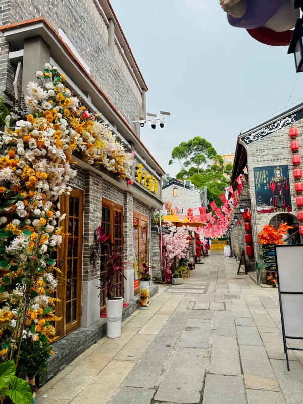 清平古墟影視文化園(圖片來源:小紅書@愛出去溜達的小紅薯🍠) 深圳買衫|寶安區超大型女裝自助店新開張!最平¥39起入手韓系簡約穿搭!附交通、周邊景點推薦