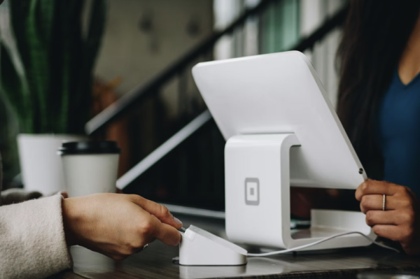 最容易被淘汰的行業|8. 拒絕引入AI技術的傳統企業。圖片來源:Unsplash