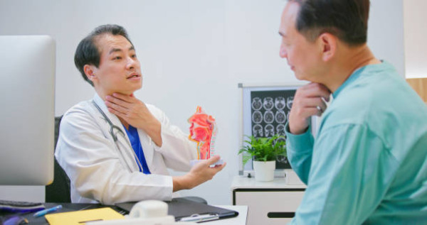 以為熱氣生痱滋？男子舌頭白點唔痛驚揭患癌！醫生警告14天不癒屬極高危