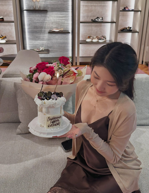 许绍雄女儿庆29岁生日一细节疑坐实婚变！IG全面清空结婚照惹无限猜想