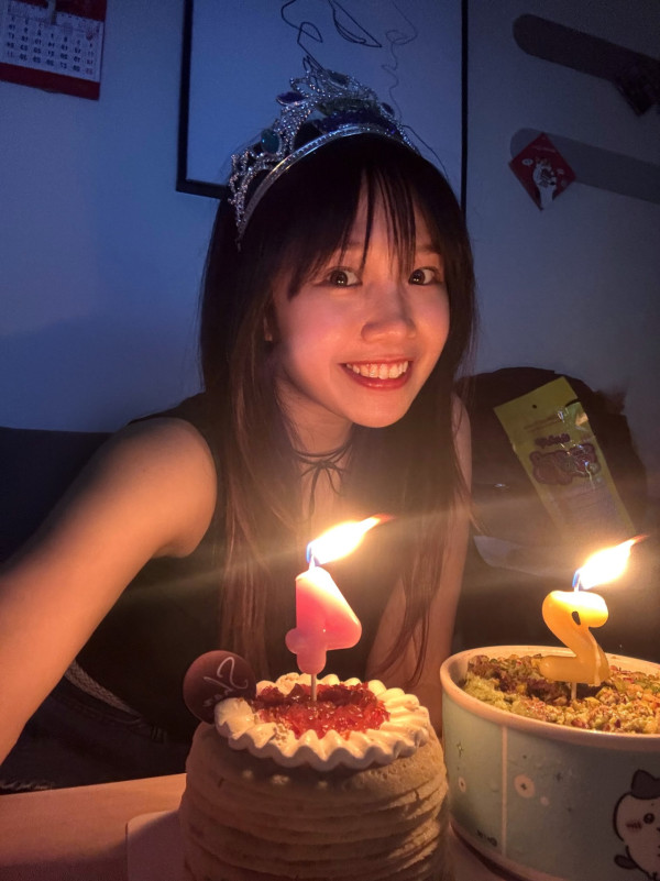 COURT!︱新晋小花叶泓欣首次拍剧演技惊艳！24岁背景大起底多才多艺IG照身材出众