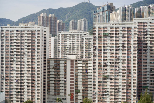 公屋户主走佬！同住港妻想用绿表抽居屋 网友警告恐涉法律纠纷教做2事